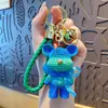 Llavero Colgante Oso Violento de Dibujos Animados de Resina Encanto para Bolso de Pareja Cordón para Llave de Coche Colgante para Teléfono Pequeño Regalo