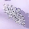 Pinza de pico de pato versátil de estilo coreano de lujo ligero con circonita y flores hechas a mano, pinza de resorte para atuendos de cumpleaños, elegante pinza para recogidos de noche