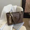 Bolsa Tote de Moda Retrô Feminina 2025 Nova Trabalho Deslocamento Bolsa de Axila Design Nicho High-End Mais Fácil para Combinar Bolsa Feminina