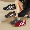 2025 Zapatos Forrest Gump Mujer Invierno Nuevo Estilo Coreano Ins Casual para Mujer Forro Polar Deportivo Versátil Tenis Disparo Callejero Jcf-235