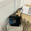 Bolsa de ombro única da moda, nicho, brilhante, transversal, bolsa de outono para mulheres, bolsa quadrada pequena para o dia a dia, modelo retrô novo 2026