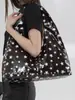 Bolsa Shuai Mi Jia Cielo Estrellado con Remaches 2026 Nueva Tendencia Estilo Motociclista Bolsa de Mano Bolso de Hombro Grande de Moda