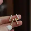 Brincos de Pérola em Prata de Lei 925, Versáteis e Estilosos, Novos Brincos da Moda para Mulheres, Tarraxas de Brinco Atacado que São Gentis nos Furos da Orelha