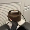 Moda de Celebridade da Internet Bolsa de Mão Retrô Outono Inicial 2025 Nova Versátil Bolsa de Ombro Transversal Ins Bolsa Casual Bolsa Quadrada Pequena
