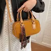 Bolso Bandolera Otoño Invierno Retro Hombro Único Terciopelo Gamuza 2026 Nuevo Pequeño Nicho Moda Bolso de Mano Sensación Simple para Viajes Diarios de Mujer