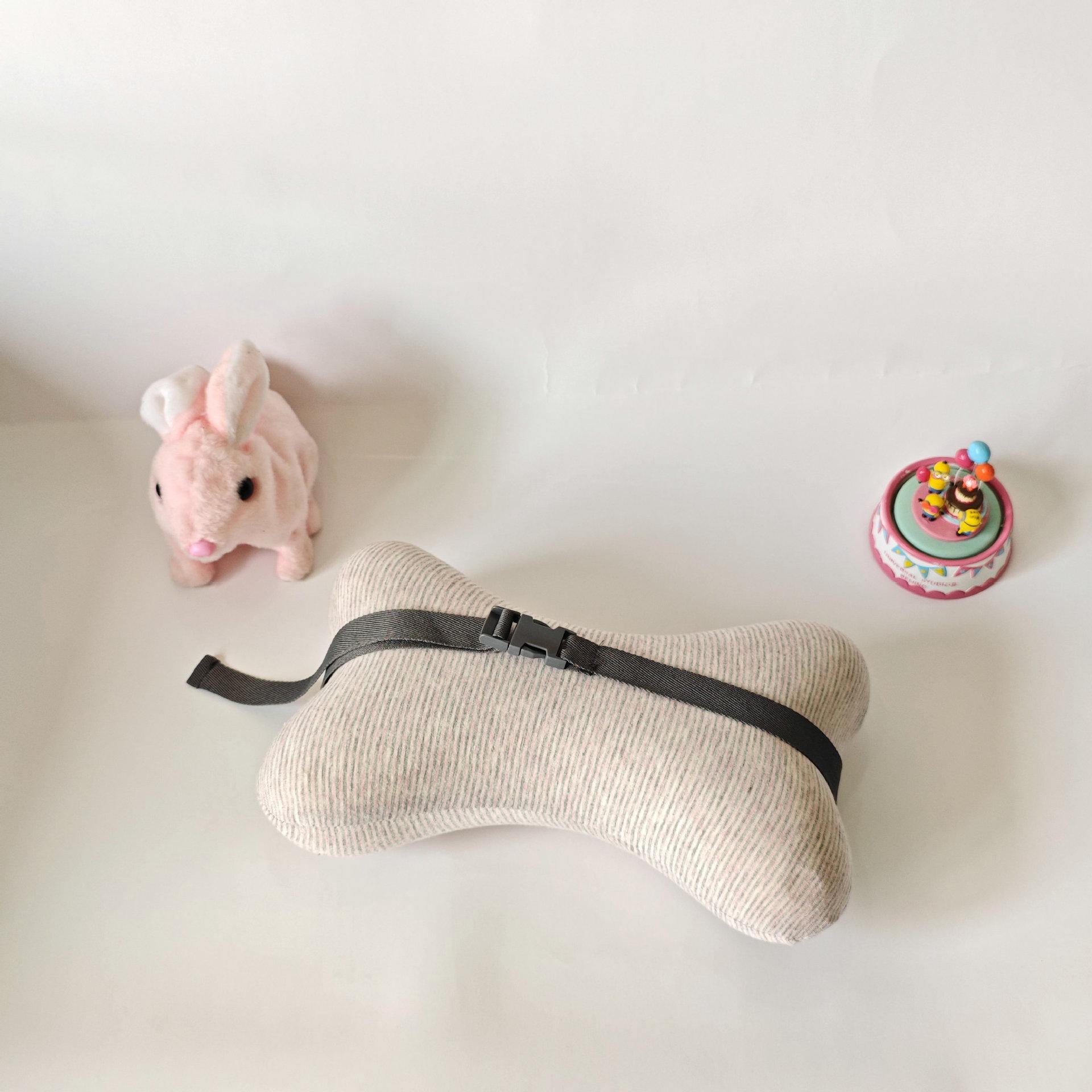 汽车头枕粉灰细条1