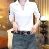 Camiseta Base Rayada Versátil Adelgazante de Cuello en V de Alta Gama Talla Plus para Mujer, Moda Elegante de Principios de Primavera 2025, Camiseta de Manga Larga con Cuello Solapa