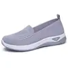 2026 Sapatos Femininos Meio Arrastão Sapatos Casuais Versáteis Transfronteiriços Respiráveis Chinelos de Bico Fechado Slip-on Sapatos Preguiçosos Sapatos Únicos de Tela Feminino