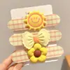 Dulces accesorios para el cabello de otoño e invierno para mujer, con un diseño de caricatura y un estilo divertido y juguetón, con una nueva colección 2026 de lindos pasadores para el cabello para niños