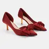 Zapatos rojos de tacón alto combinados con un vestido se pueden usar a diario, nuevo modelo 2025, zapatos de salón de punta con corte lateral para mujer, cómodos para los pies, zapatos de novia para boda