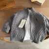 Suéteres infantiles transfronterizos 2026 primavera y otoño nuevo estilo tejido para niños cárdigan para bebé y niño pequeño suéteres con cremallera venta al por mayor