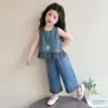 Traje de Mezclilla para Niñas Ropa de Verano 2026 Nuevo Elegante Estilo Coreano para Niños Top sin Mangas Pantalones Rectos para Bebé Conjunto de Dos Piezas