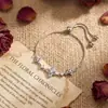 Pulseira de Trevo de Quatro Folhas com Fio Ajustável Totalmente Cravejada para Mulheres Exquisite Design de Nicho de Luxo Leve Joia de Mão Versátil Ajustável Atacado