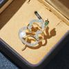 Novo broche de cabaça incrustado de diamantes de alta qualidade em estilo chinês, banhado a ouro, pérola natural, animal de cobra do zodíaco, alfinete para homens e mulheres