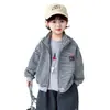 Chaqueta de Punto Rayada con Cuello Alto para Niños Otoño 2026 Nueva Chaqueta Casual Holgada para Bebé Top de Moda