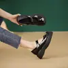 Sapatos Femininos Mary Jane de Solado Grosso Tamanho Pequeno Novo Estilo 2024 Sapatos Rasos de Salto Aumentado Couro Patentado Preto Sapatos Pequenos de Couro Item Quente
