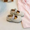 Sapatos de Princesa com Cristal para Meninas, Sapatos Rasos de Couro para Meninas, Novos Sapatos de Salto Único Outono 2026, Sapatos Macios para Caminhada Infantil