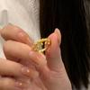 Anillo retro ojo de caballo ola borla de cuentas doradas anillo liso femenino nicho de lujo ligero anillo de alto sentido exquisito para combinar con todo