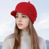 Muestra de 1 Yuan Gorra de Pico Cruzada Europea y Americana de Punto Forro Polar de Invierno Resistente al Frío Cálida Moda Versátil Gorro de Lana para Mujer