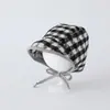 Gorro de estilo coreano para bebés y niños pequeños, sombrero moderno y versátil que cubre las orejas, nuevo sombrero retro de cuadros grandes para otoño/invierno para bebés