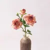 Flor de rosa de seda francesa de 3 cabezas suave, arreglo floral de firma de boda de nicho, decoración suave para jarrón de sala de té con flores artificiales