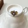 Anel Aberto Vintage Cruzado Micro-incrustado Flor de Íris Estilo Europeu e Americano para Mulheres, Novo Anel Ajustável Fresco e Elegante para Mulheres