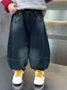 Pantalones para niño colección otoño 2026 nuevo estilo niños otoño estilo coreano jeans holgados bebé primavera y otoño pantalones linterna modernos