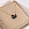 Collar de Acero de Titanio Cielo Estrellado Cisne Negro Europeo y Americano de Moda para Mujer Versátil de Alta Gama Sencillo Estilo Ins Cadena Clavicular Mejor Amigo
