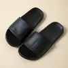 Pantuflas de suela blanda patrón de cuero verano mujer nuevo hogar interior silencioso pareja baño antideslizante antiolor frescas pantuflas exterior hombre