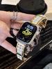 Pulseira de Metal com Contas de Madrepérola Adequada para Apple Watch iWatch 12/11/10 Ultra Se no Estilo Chanel