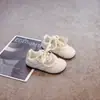 Zapatos Deportivos para Niñas Primavera y Otoño Nuevo Estilo Coreano Sentido del Diseño de Nicho Retro Floral Tacón Oculto Casual Entrenamiento Alemán Deportivos para Niñas