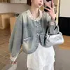 Chaqueta Corta de Mezclilla con Parches de Encaje, Cuello Redondo, para Primavera y Otoño 2026, Holgada, Dobladillo Curvo, Top de Moda para Mujeres Pequeñas