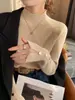 Prenda base blanca para mujer, nueva colección otoño/invierno 2026, elegante y estiliza, suéter de punto de cuello semi-alto, top de manga larga