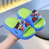 Nuevas pantuflas de verano de dibujos animados Nezha para interiores para niños y niñas, bebé 2025, zapatos versátiles suaves y antideslizantes para el hogar