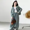 Conjunto de Mezclilla para Niñas Primavera y Otoño 2026 Nuevo Estilo Casual Chic Chaqueta Gruesa Forrada de Felpa Conjunto de Mezclilla de Doble Botonadura Moderno