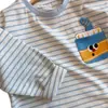 Camiseta de manga larga a rayas azules para niño, nuevo estilo de otoño, top infantil de cuello redondo con bolsillos, moderno y a la moda