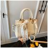 Bolso pequeño super popular transfronterizo para mujeres en verano, Versátil 2025 Nueva moda Bolso bandolera simple, Popular bolso cuadrado pequeño de mano