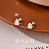 Brincos delicados e pequenos em formato de borboleta e gota redonda, feitos de prata 999 pura, projetados para mulheres, com um visual moderno e estiloso inspirado no Instagram, perfeitos para manter os piercings de orelha