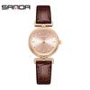 Reloj Retro Sanda para Mujer Simple Escala de Uña Rayada Resistente al Agua Exquisito Reloj para Dama Luz de Lujo Negocios Reloj de Cuarzo Venta al por Mayor