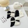 Série Estilo Chanel Clássico Meias Preto e Branco Renda Boca Bolha Meias Curtas Meias Cano Médio de Verão Fina para Menina