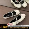 Sapatos Mary Jane versáteis de corte baixo estilo francês para mulheres, novos sapatos primavera-verão 2026, sapatos pequenos de couro estilo noite