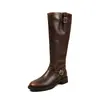Botas de montar Maillard de cuero de grano completo con lavado de color, colección invierno 2026, tacón medio grueso, punta redonda, doble hebilla, cuero genuino, botas altas largas para mujer