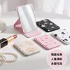 Espejo Pequeño para Niñas, Espejo Portátil, Soporte de Escritorio para Estudiantes, Espejo de Maquillaje Plegable, Espejo de Mano, Admite Edición de Imágenes Personalizada, Mayoreo