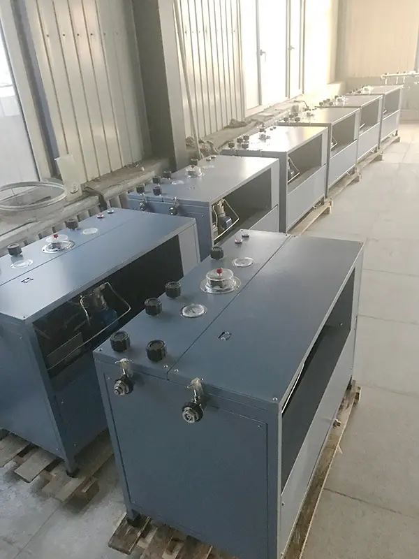AE102A氧气充填泵2.jpg