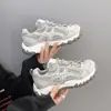Sapatos Femininos Modernos Estilo Coreano 2026 Verão Versátil Novo Casual Aumenta Altura Malha Fina Respirável Antiderrapante Sapatos de Caminhada