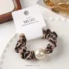 Elásticos de Cabelo de Alta Qualidade Embalados em Cartão, Scrunchies de Pérola, Faixas de Cabelo Estampadas de Leopardo Estilo Doce e Descolado, Acessórios de Cabelo para Penteados de Coque e Rabo de Cavalo