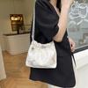 Bolsa Elegante de Verão Nicho Novo Estilo Chinês para Mulheres 2025 Nova Bolsa Transversal Versátil com Corrente Ombro Único Bolsa de Balde Bordada