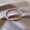 Pulseira Aberta de Couro Plissado Geometricamente Torcido Estampada de Leopardo Moda Transfronteiriça Pulseira Retrô Pulseira de Alto Padrão Europeia e Americana para Mulheres