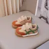 Zapatos para Bebé 2025 Suela Suave Zapatos Forrest Gump Estilo Coreano Versátiles Zapatos para Niños Pequeños Cinta Mágica Niños y Niñas Casuales Zapatos Individuales