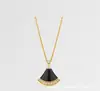 Collar Baojia de Ágata Negra Natural en Forma de Abanico Pequeño Versión de Alta Gama V-Gold con Chapado en Oro de 18 Quilates e Incrustaciones de Diamante, Cadena para Clavícula Finamente Tallada en CNC